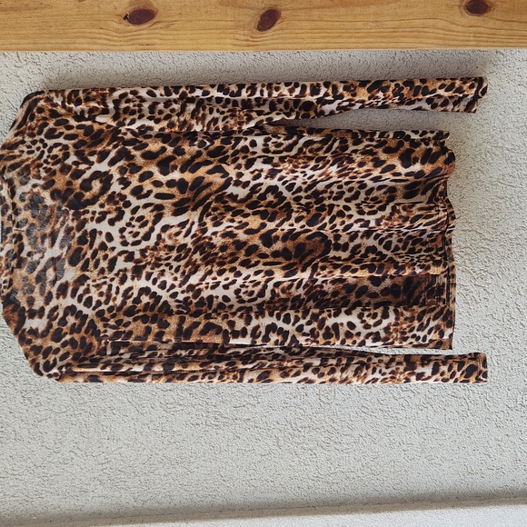 Leopard Top - Picture 2 of 4